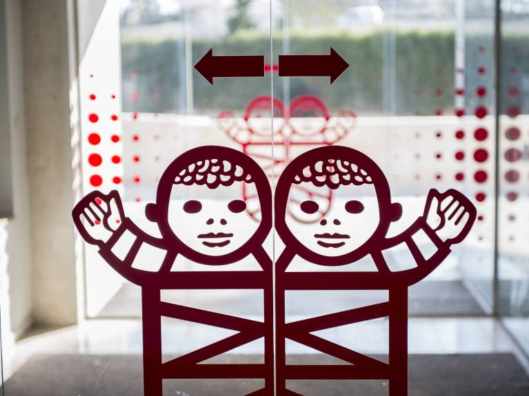 Kinderhilfe Bethlehem - Eingang Caritas Baby Hospital_copyright KHB